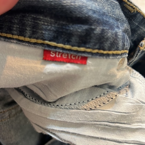 “Foxy-Flare” Guess Jeans - Picture 9 of 11